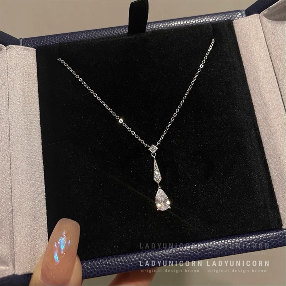 Silver Necklace with Teardrop Pendant
